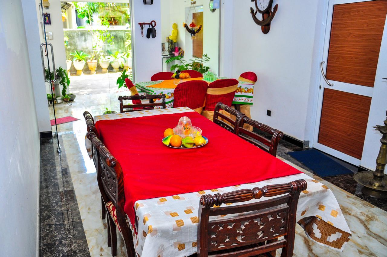 Rock Cascade Tourist Home & Cookery School Полоннарува Экстерьер фото